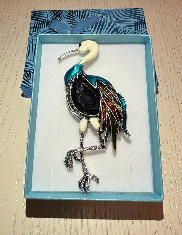 Брошки разного дизайна в коробочках 6