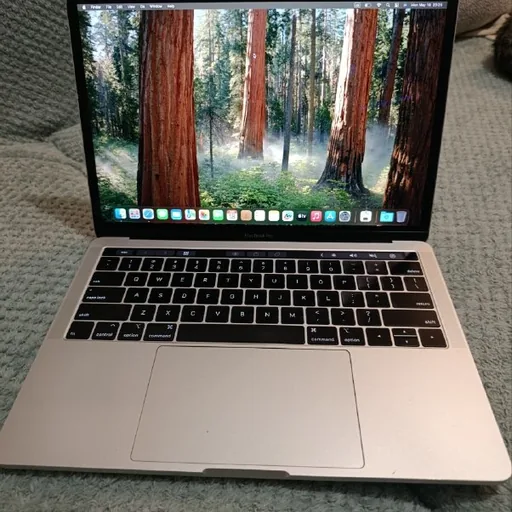 MacBook Pro 13 2019