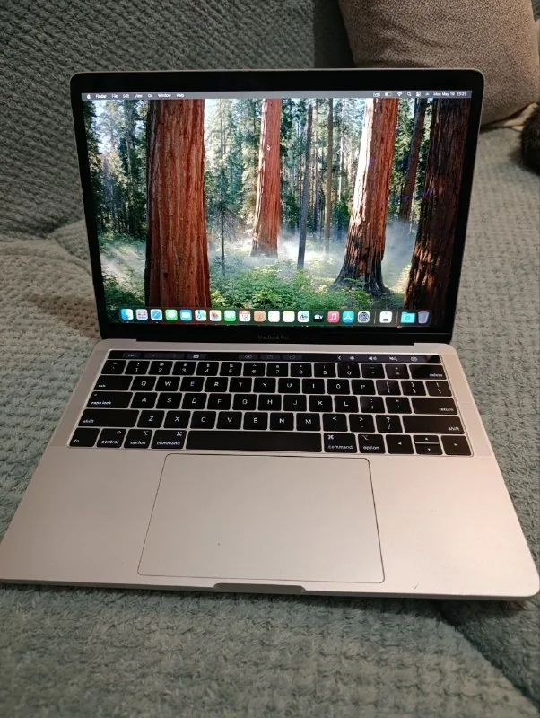 MacBook Pro 13 2019 1