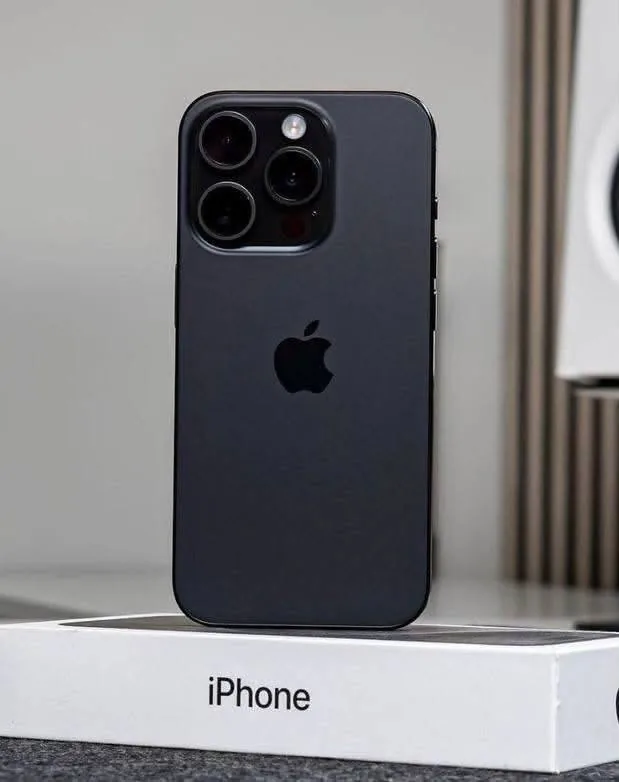 iPhone 16 Pro 256GB Black Titanium 1