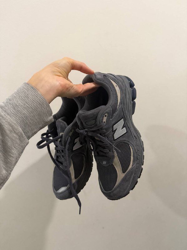 кроссовки New Balance 42 размер 4