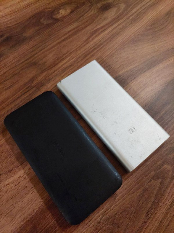 Два старых повербанка Xiaomi 10000 mAh 2