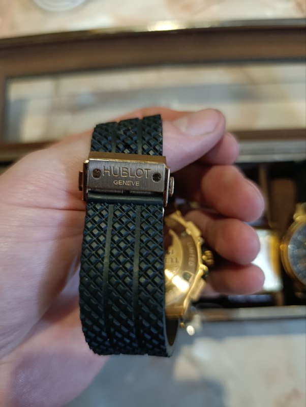 Часы Hublot, Invicta, Gloria в футляре 5