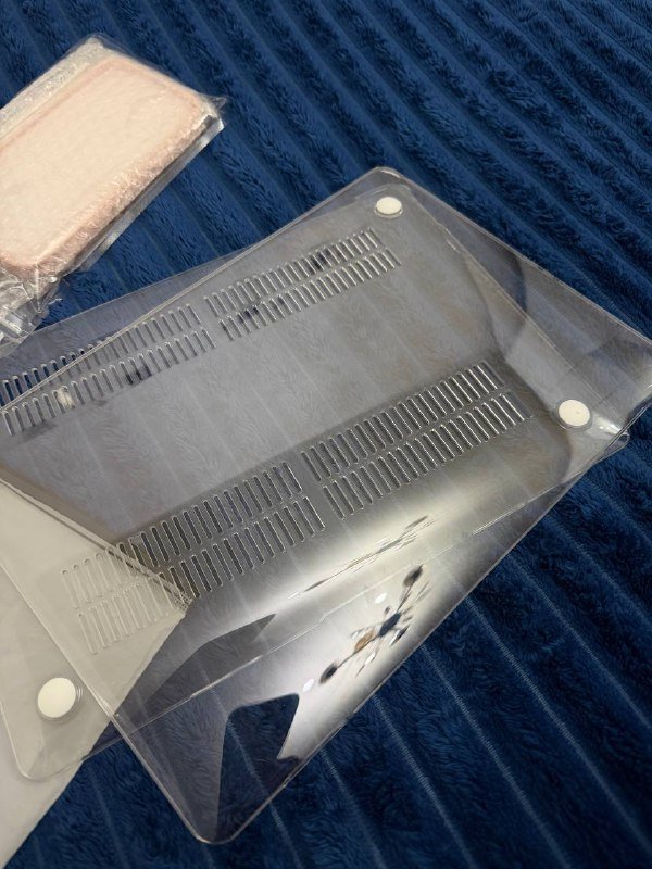 Чехол на макбук 13 прозрачный новый