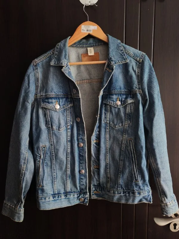 Джинсовка H&M, куртка-каสูха H&M, ветровка Esprit, рубашка Quechua, куртка Icepeak 1