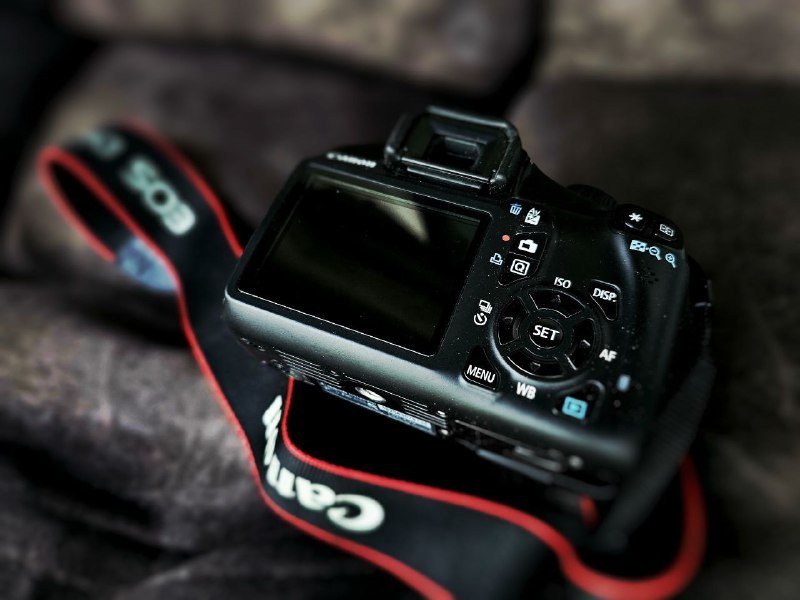 Фотоаппарат Canon EOS 1100D с объективом EF-S 18-55mm IS STM 3