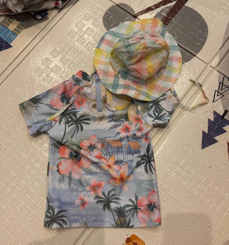 Футболочка для плаванья с панамкой