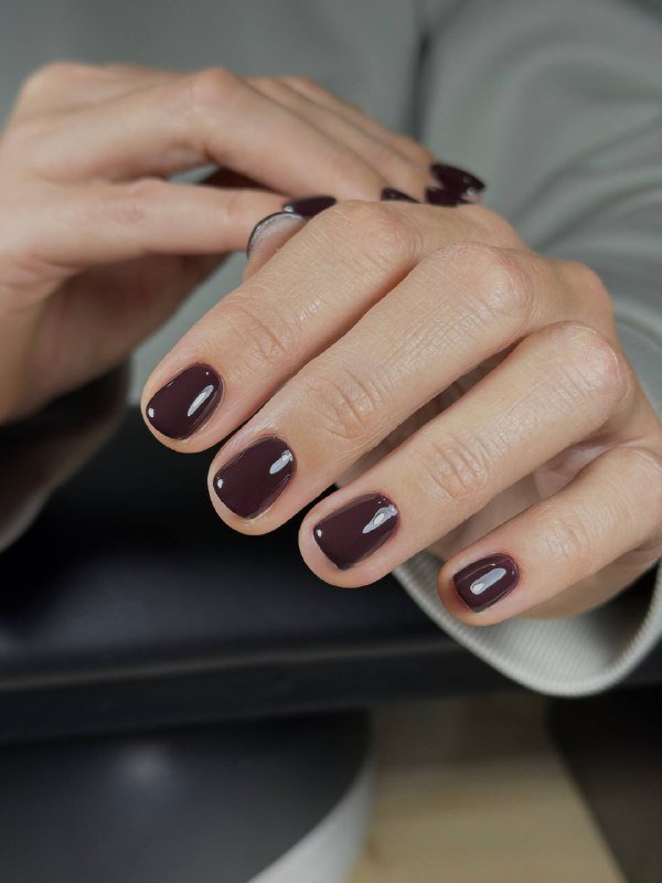 Маникюр с покрытием на натуральную длину