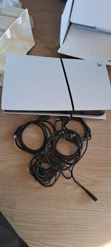 Play Station 5, Dual Sense, Play Station Portal, Apple Magic Keyboard, Apple Magic Trackpad 6