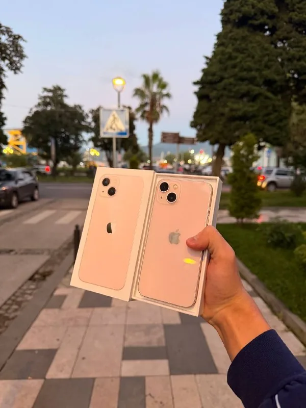iPhone 13 1