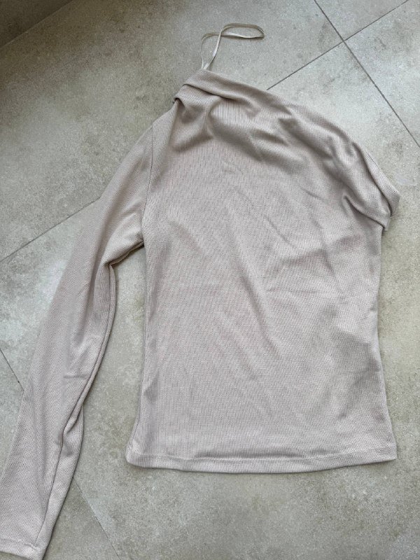 Кофта на одно плечо XS