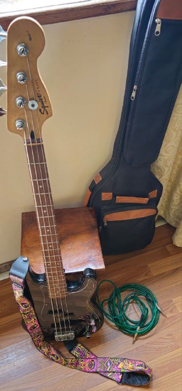 Бас Squier by Fender Affinity series