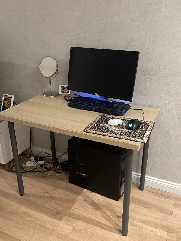 Деревянный стол IKEA