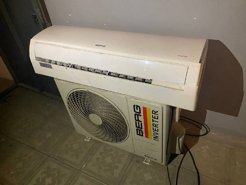 Кондиционер BERG BGAC/I-T24 ECO, Ларь морозильный BERG BCF-D100W, Проточный водонагреватель Veito Speed 9, Барные стулья, Светильники, Мартинки