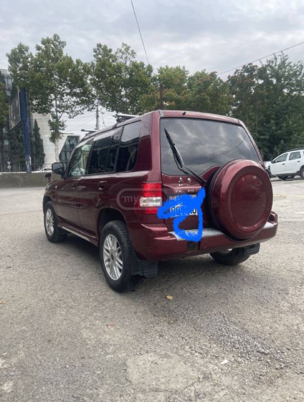 Mitsubishi Pajero io