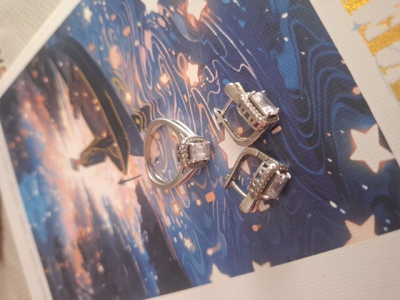 Серебряное кольцо и серьги с камнями