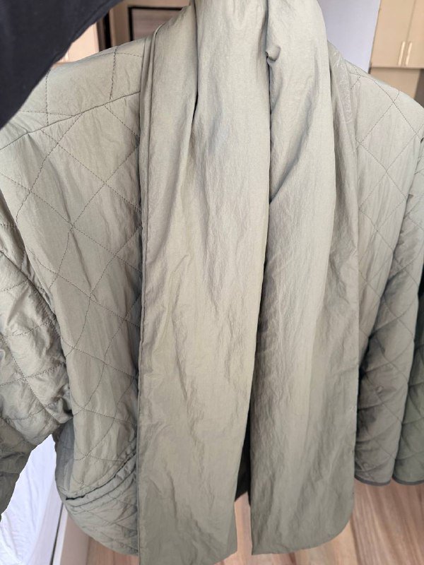 Женская демисезонная куртка Massing Dutti с шарфом размер M 2