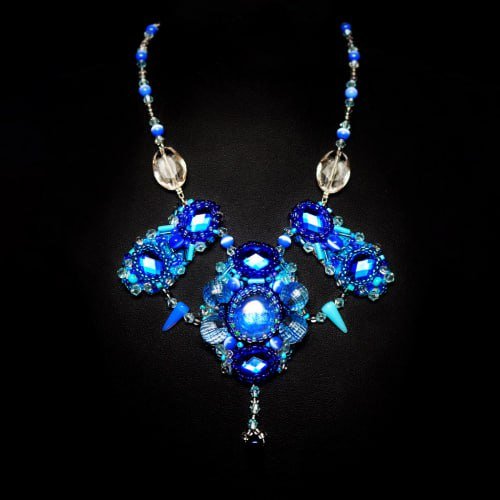 Колье Сапфир, Брошь Бабочка Menelaus, Серьги-гвоздики Сапфир, Серьги Королевский изумруд, Брошь Клевер, Колье Белые Листья 1