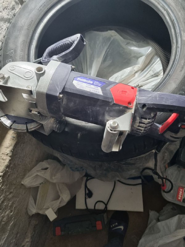 Инструменты и аксессуары Makita, Bosch 3