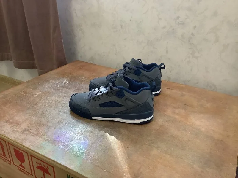 Кроссовки Nike Air Jordan 1