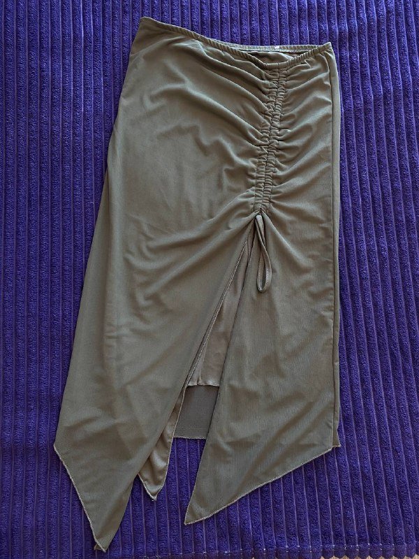 Кепки, юбка, шорты, треккинговые ботинки, книги 5