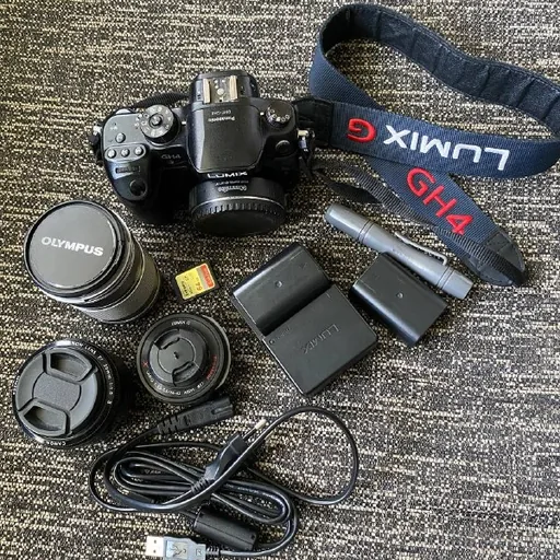 Panasonic Lumix GH4 с 3 объективами и адаптером