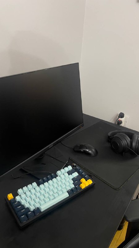 Gaming PC, Monitor, Keyboard, Mouse, Headset, Mouse pad