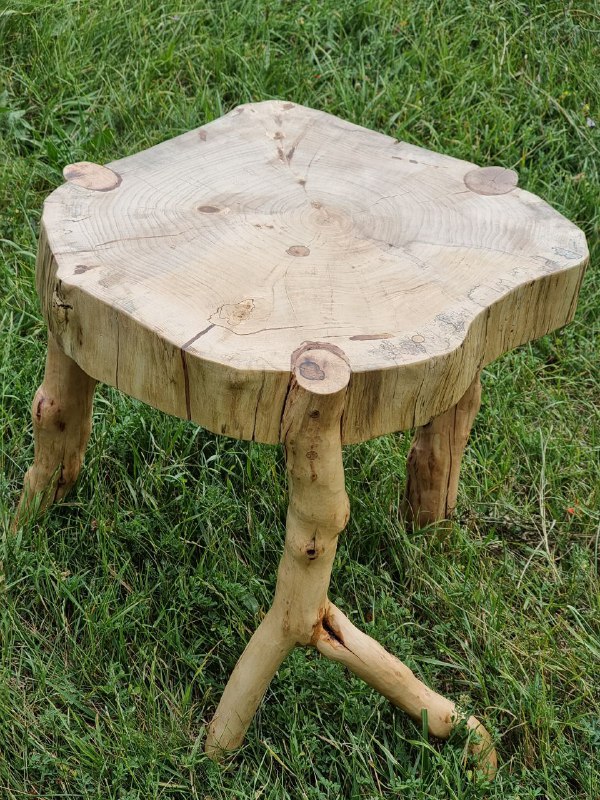 Два журнальных столика из массива дерева 5