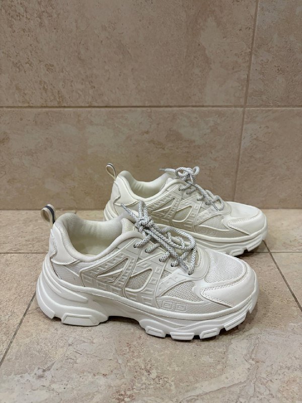 Кроссовки размер 37, женские