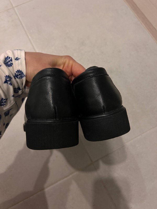 Кожаные лоферы Bata 4