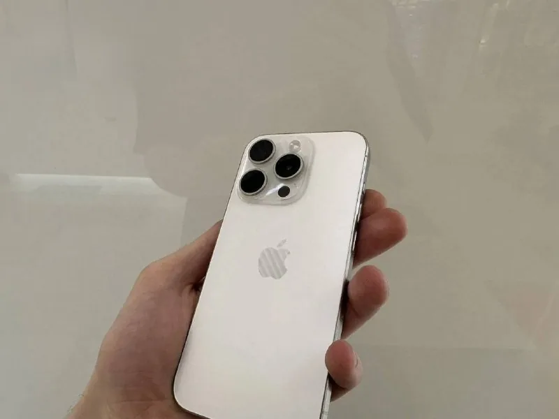 iPhone 15 Pro Max 256 GB, PlayStation 5 1