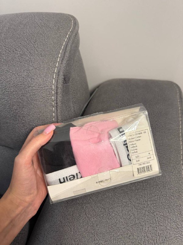 Коричневая сумка miu miu, Черная сумка miu miu, Сумка PINKO, Белая сумка Celine 7