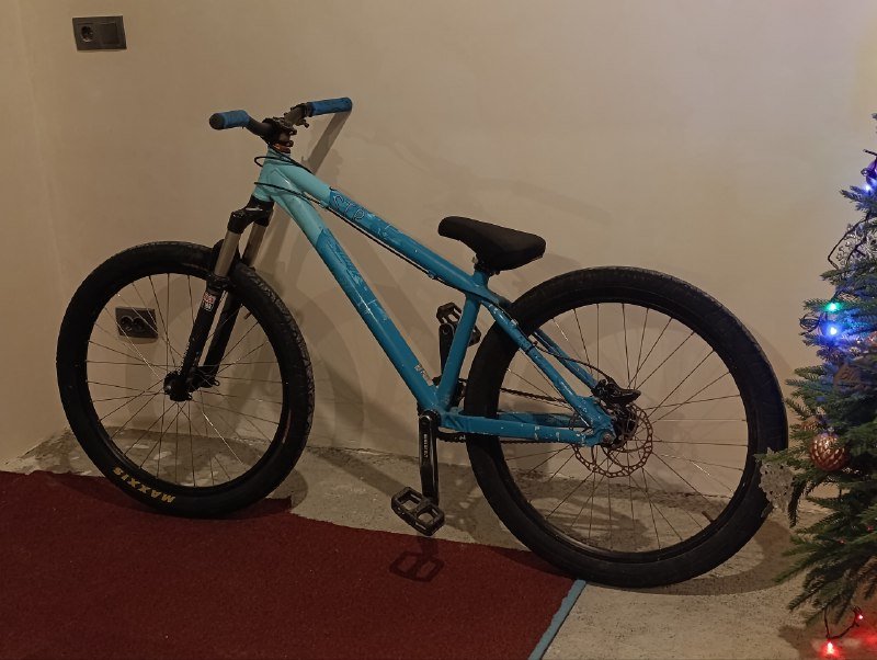 Велосипед dirt jumper Giant stp 1