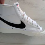 Nike Blazer Mid 77 5