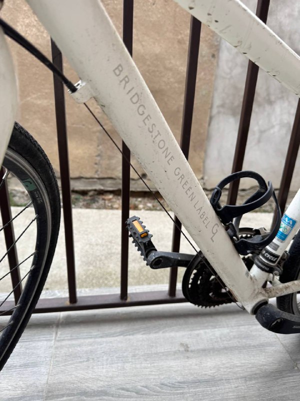 Классный велосипед с насосом и аксессуарами 2