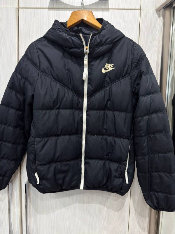 Куртка H&M, Куртка женская Nike, Босоножки черные 2