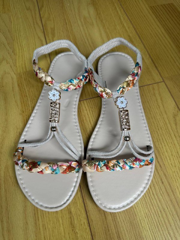 Женские сандалии новые 3