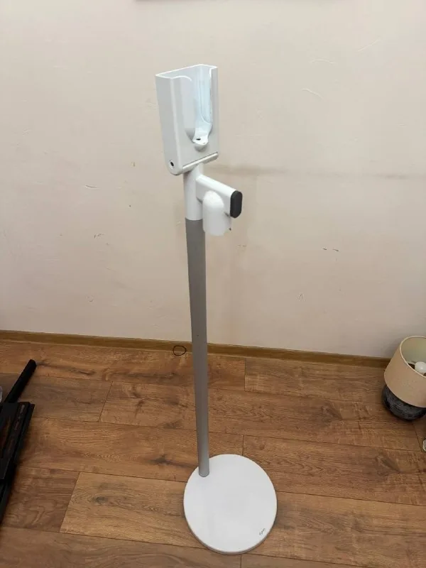 Мобильная стойка для TV, стойка для пылесоса Dyson 1