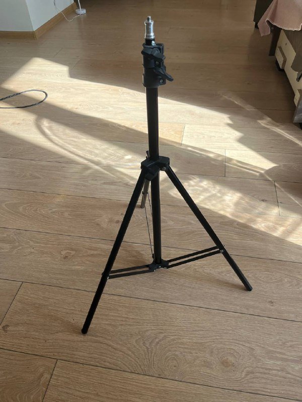 Гигабитный роутер, лампа для гель-лака, инструменты для маникюра, штатив 7