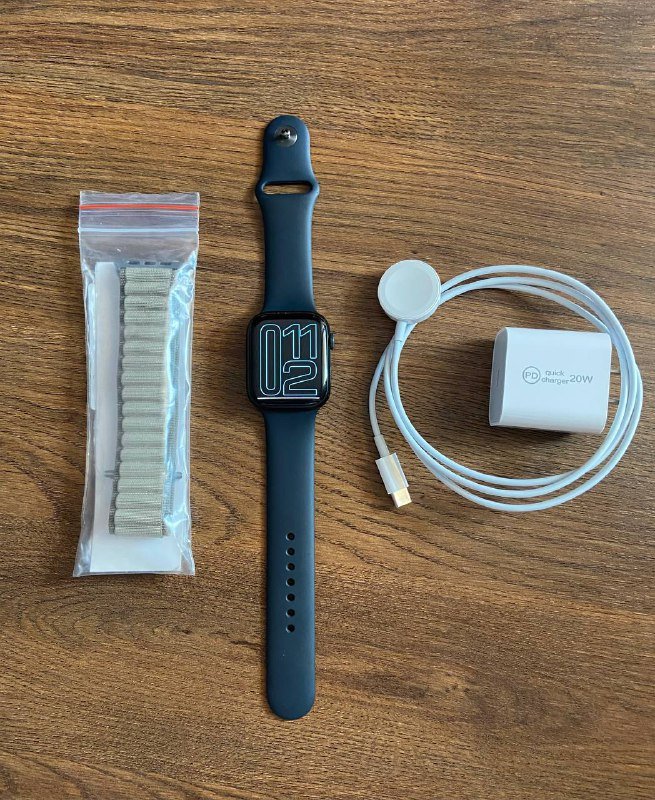 Apple Watch Series 7 Green 45 мм, ремешки, зарядное устройство