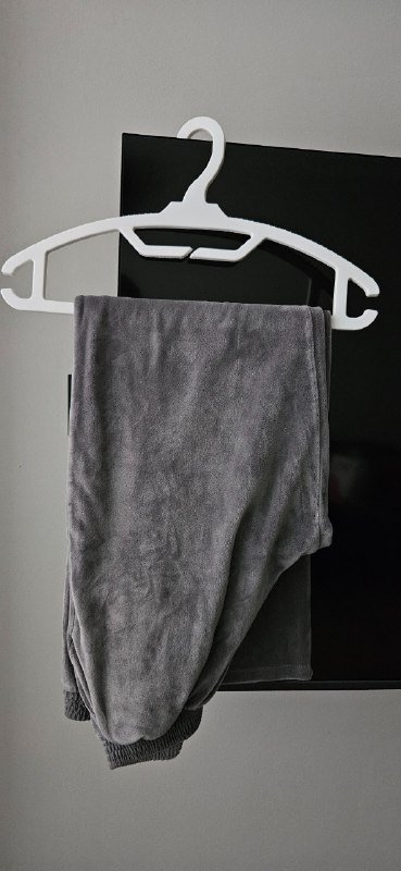 Пакет женской одежды размера S и бейсболка 5