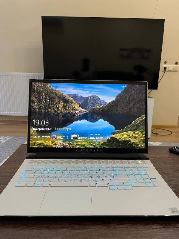 Ноутбук Alienware m17r3 i7 10 поколения, 2070super, 17.3 inch, 1tb ssd, мышь, наушники 5