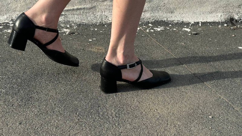 винтажные мюли Prada, юбка, рубашка оверсайз Zara, бриджи, юбка Naf Naf, рубашка с рюшами, босоножки кожа, туфли кожа, блуза Monki, ботинки Pieces 8