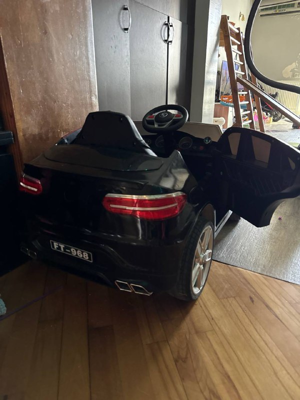 Детская электромашина с пультом управления 2