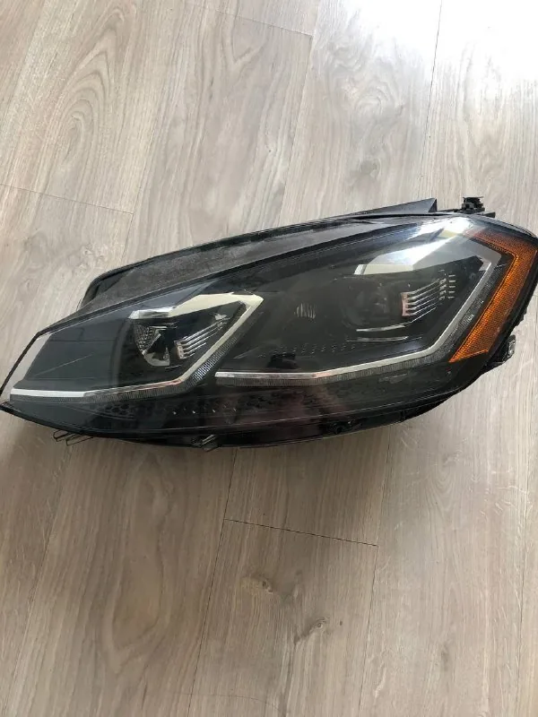 Левая фара Volkswagen Golf GTI 2019 1