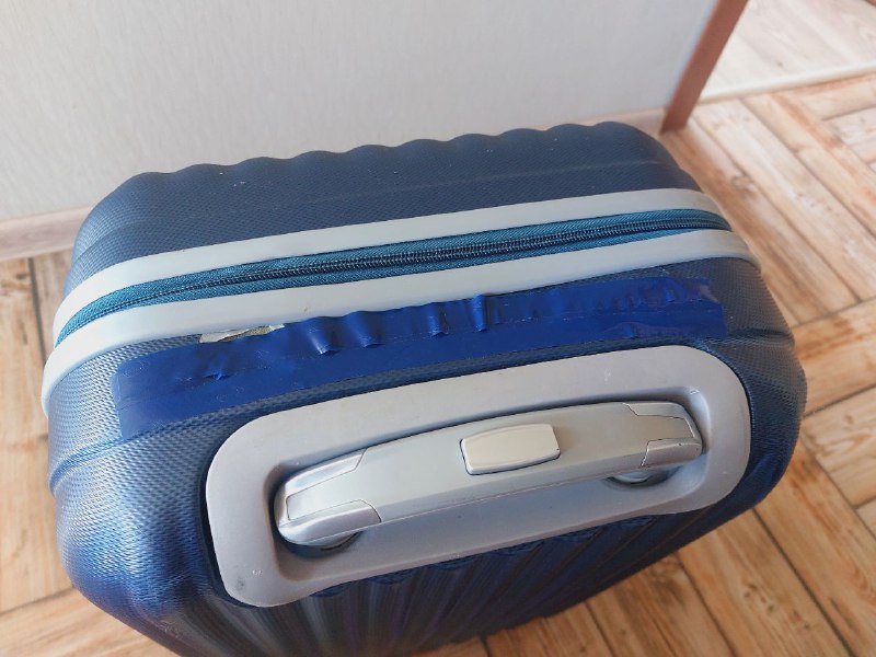 Синий чемодан ручная кладь б/у 5