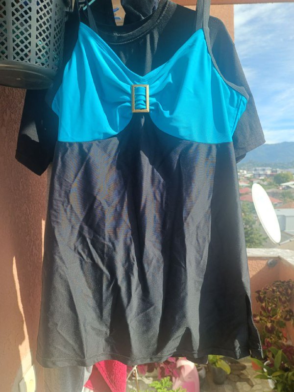 Закрытый купальник женский