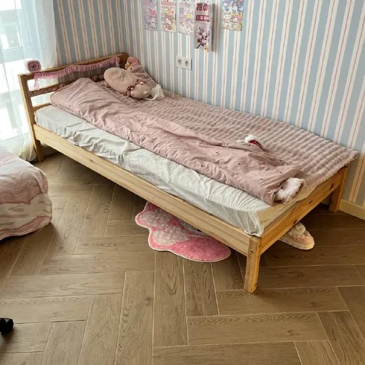 Кровать 90×200 см из массива сосны, матрас