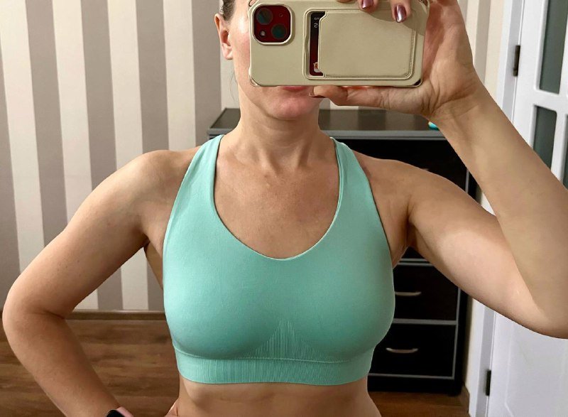 Спортивные топы с вкладышами размер S/M