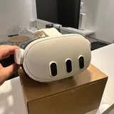 Meta Oculus Quest 3 128GB VR headset 1